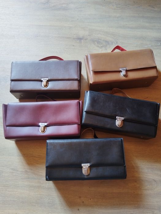 Lot 3 gentuțe pentru casete audio