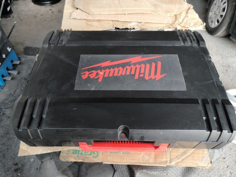 Винтоверт Milwaukee