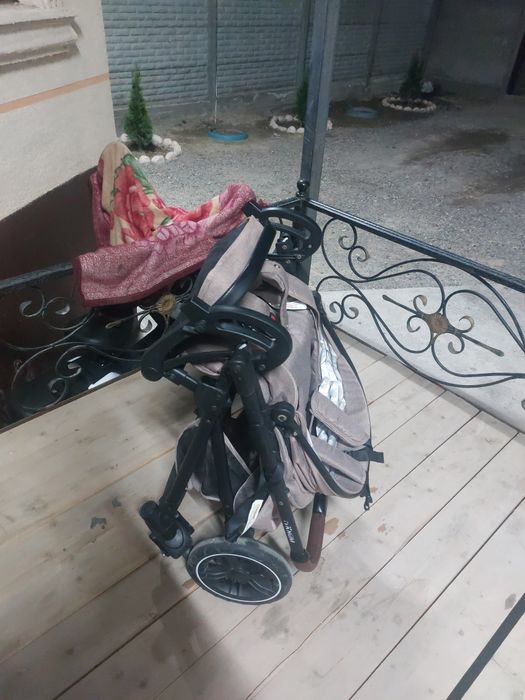 Коляска называется Teknum