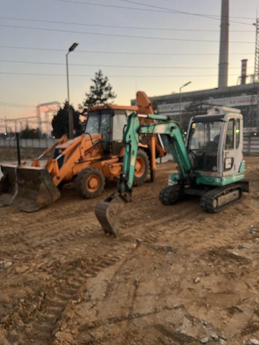 Miniexcavator/Buldoexcavator de închiriat
