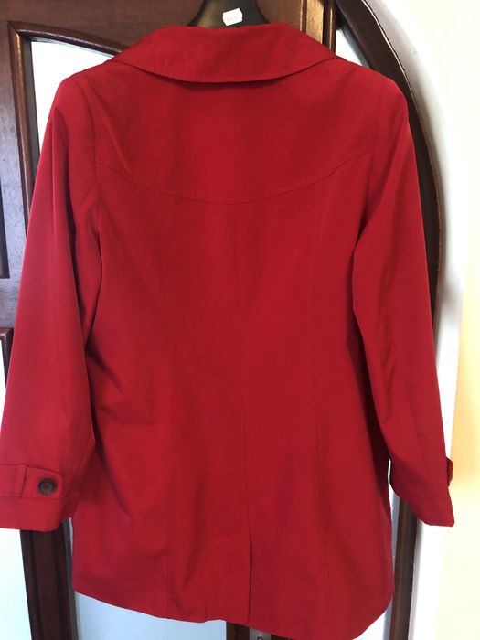 Trenci George marimea 44 in stare foarte bună