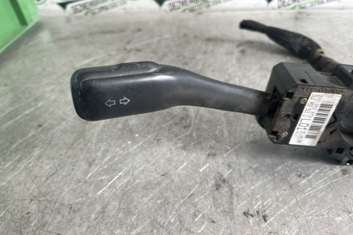 Maneta semnalizare 8L0953513G / 8L0 953 513 G Volkswagen VW Golf a 4-