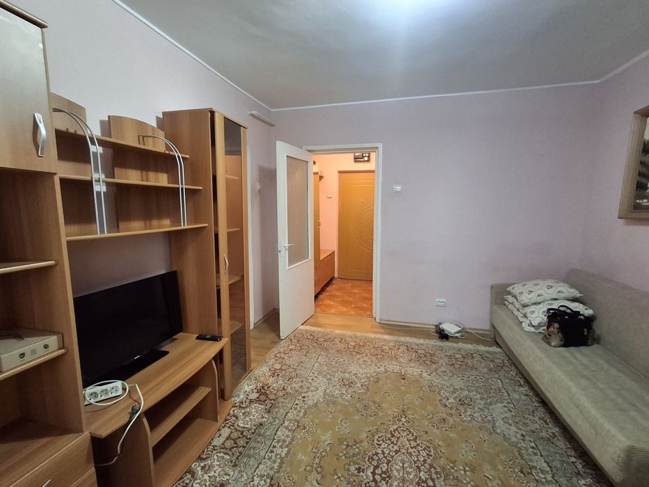 Podu Ros, ap .2 cam, et.4/10, 81500 euro neg