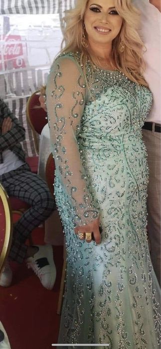 Rochiie nașa de evenimente