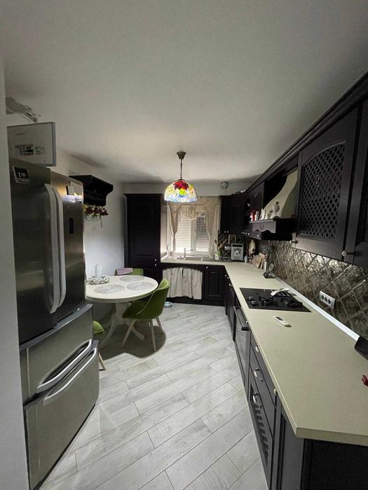apartament 3 camere (scoala 10)