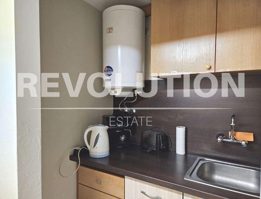 Дава се под наем Едностаен апартамент в Варна, Център - 35 кв.м за 298.86 € - Снимка #4