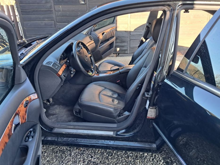 MERCEDES-BENZ E-Class 0 — imagine 3