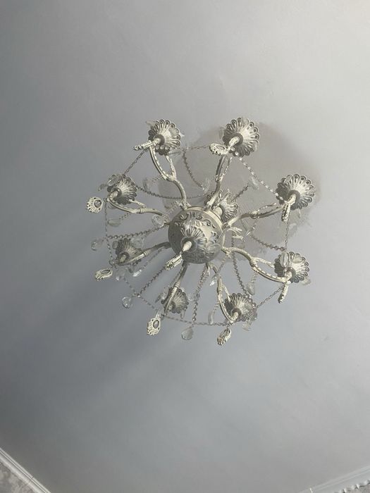 Продаётся люстра