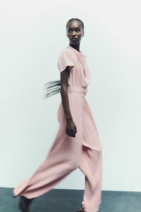 Розов плисиран гащеризон с колан Zara, S