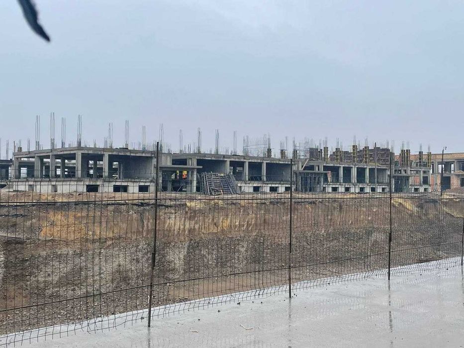 Срочно новостройка сотилади