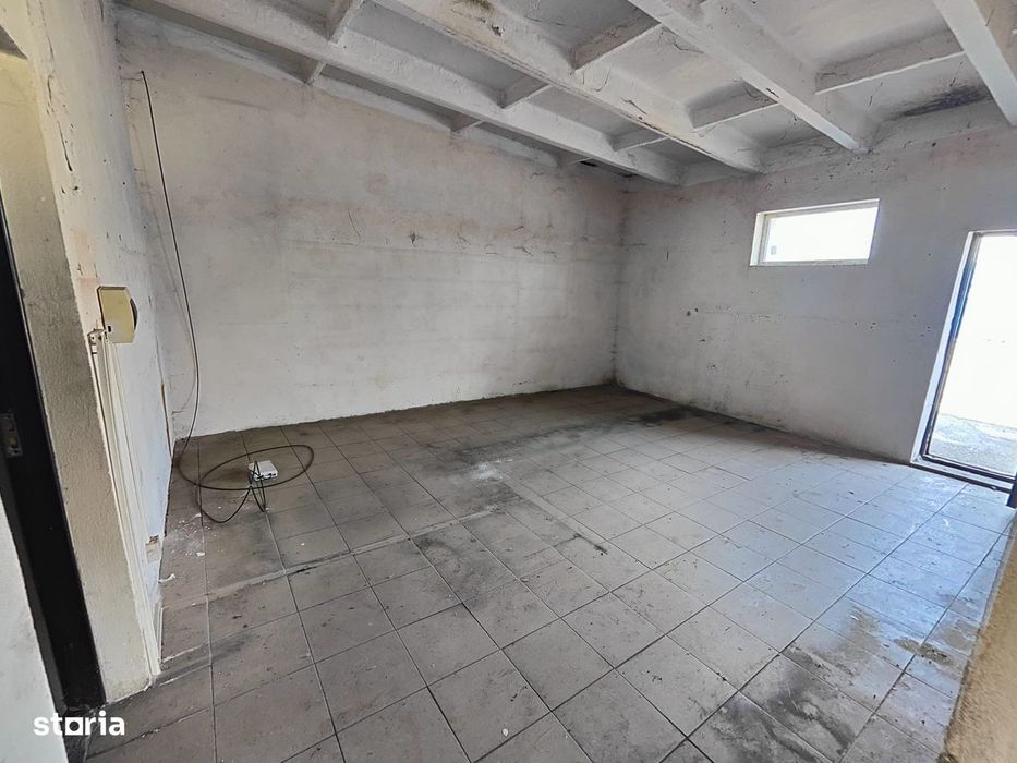 Inchiriere platforma betonata, 2000 mp + cladire 130mp