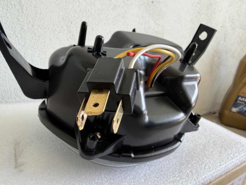 Лед фар за Suzuki Boulevard 1800 M109R Intruder 1800 VZR1800