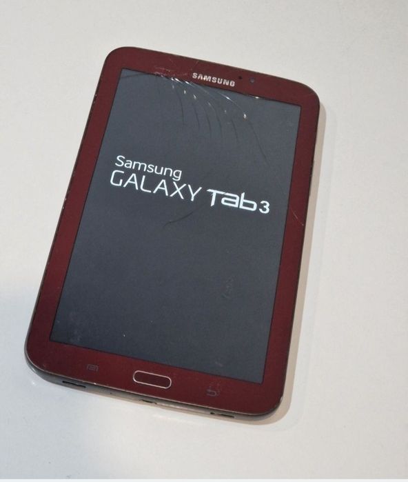 Tableta Samsung cu display fisurat, funcționala