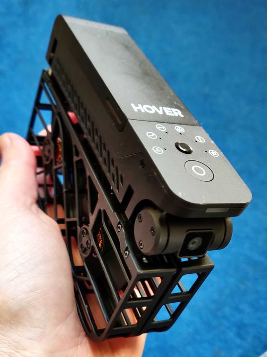 Vând mini dronă autonomă HOVER  X1 pachet complet + baterii de rezervă