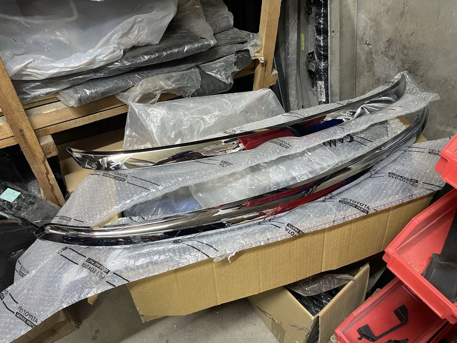 молдинг капота камри