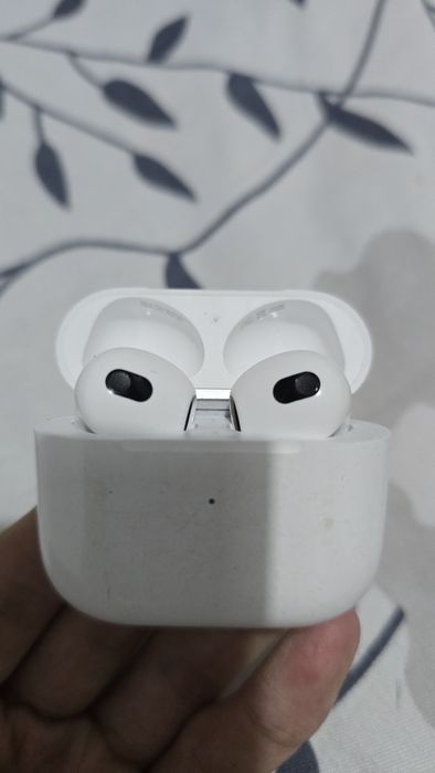 продается airpods-3