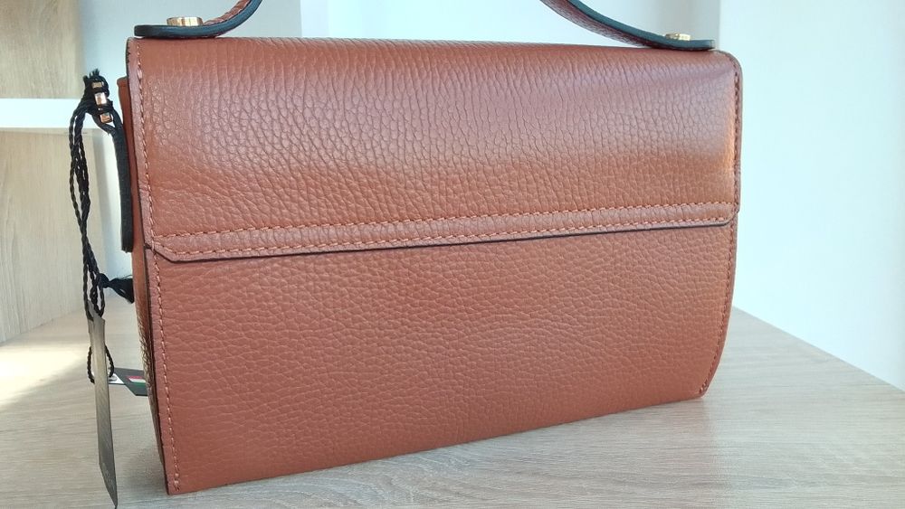 Кожена чанта Tosca Blu Livigno с релеф