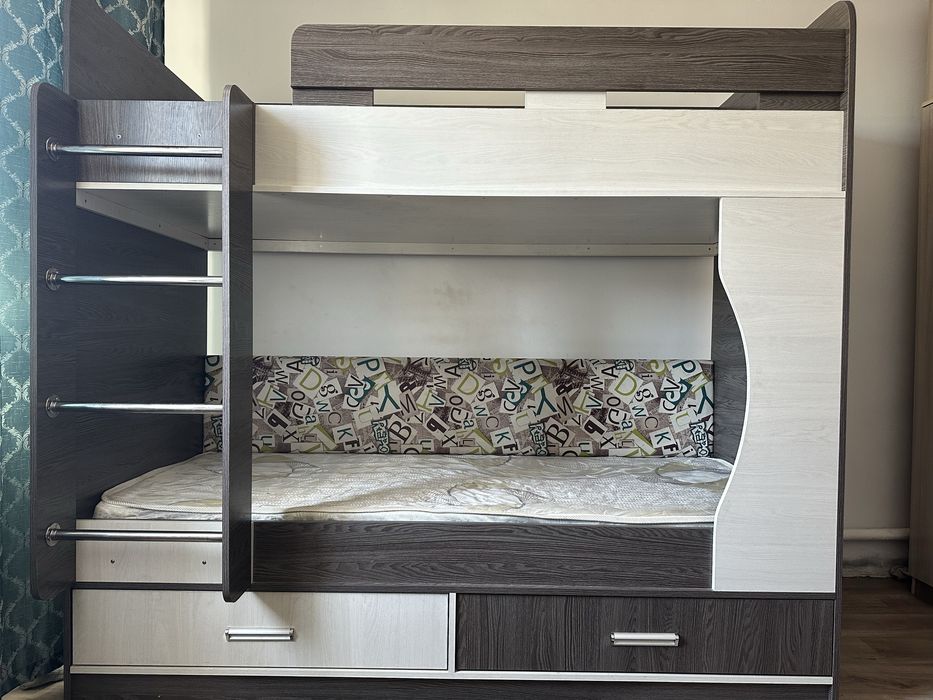 Двухъярусная кровать продам