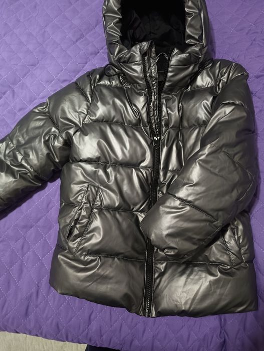 Продам детскую куртку