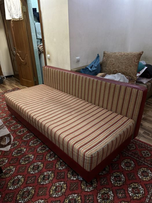 Диван в хорошем состоянии