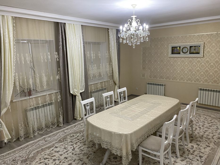 Дом мансардный большой