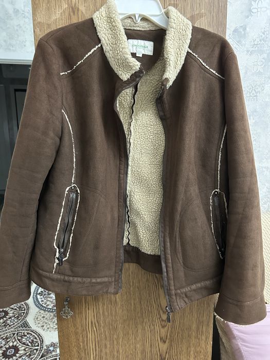 Продаются пальто и куртки по 100 тыс