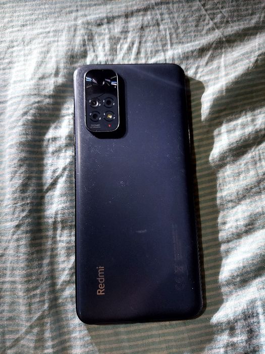 Redmi not 11 orta holatda sarpinalari bor ishlashi shaxshi abmenam bor
