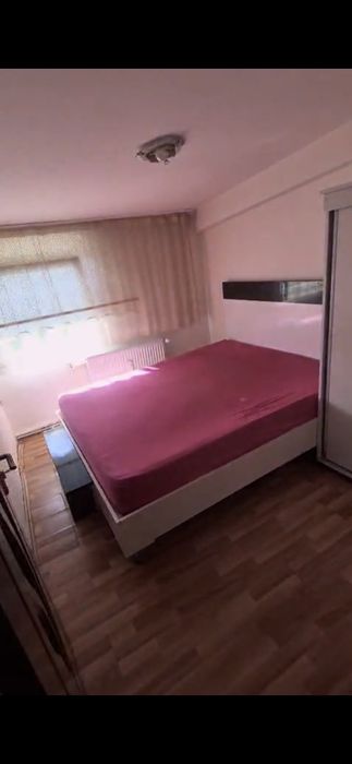 Închiriez apartament cu 2 camere
