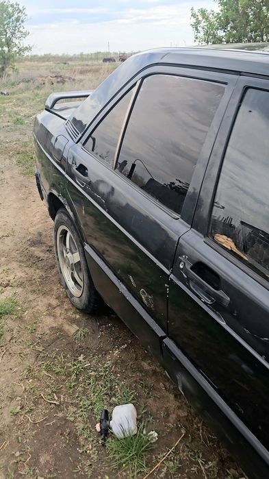Mercedes 190Е 2.3