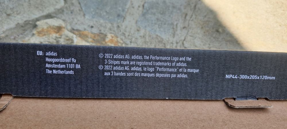 Маратонки ADIDAS 2022