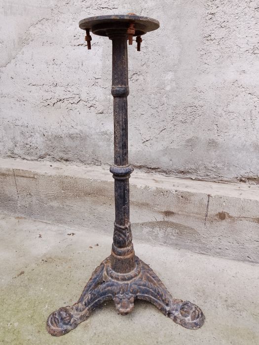 Măsura cafea  / piedestal vechi  din fonta masiva