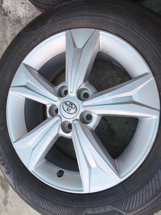 17" оригинални алуминиеви джанти за Toyota Chr.