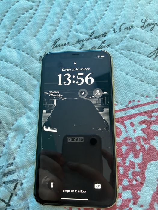 Iphone 11 + 2 калъфа