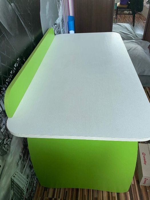 Бюро за децка стая