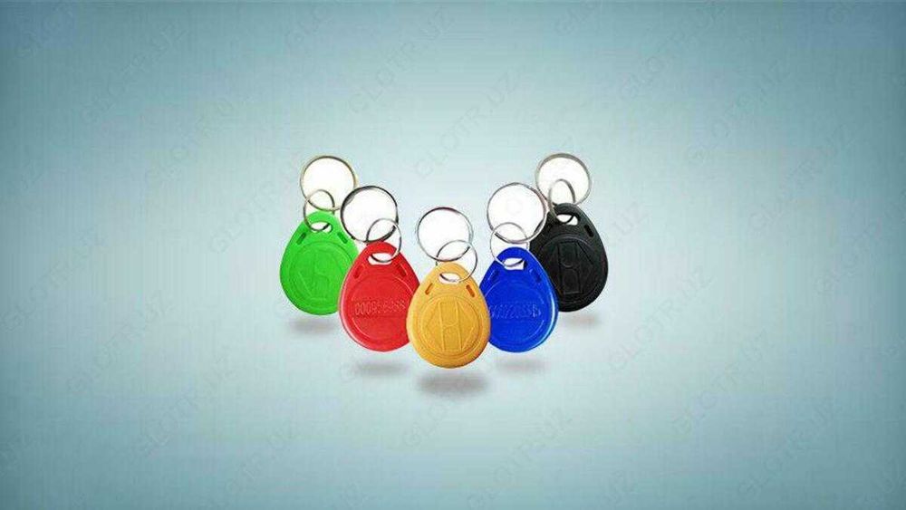 Kodoviy ponellar sotiladi qulflari bilan komplekt