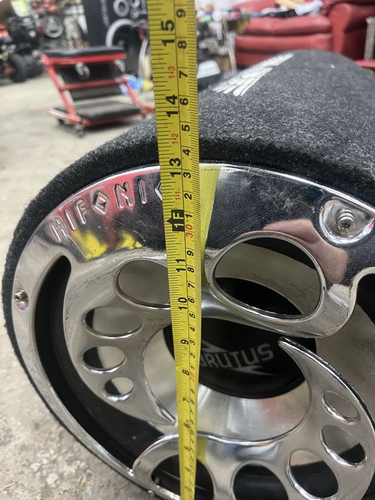 Субуфер за кола hifoniks