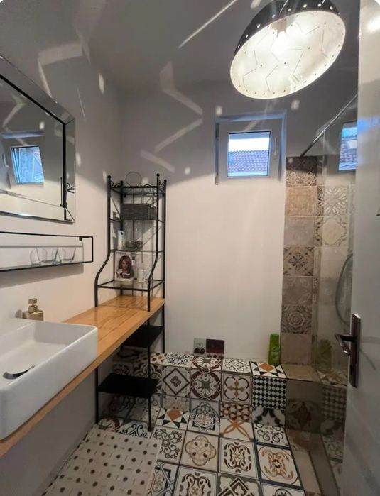Inchiriez apartament