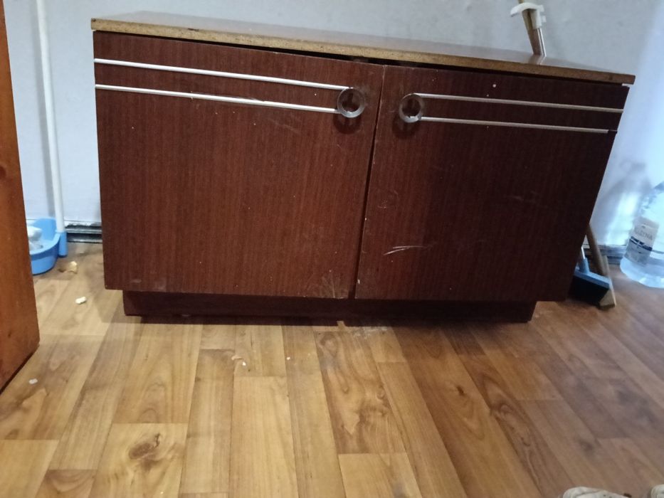 Отдам даром тумбу