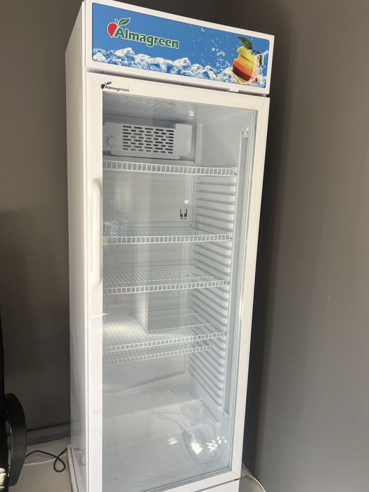 Продаю холодильник для напиток