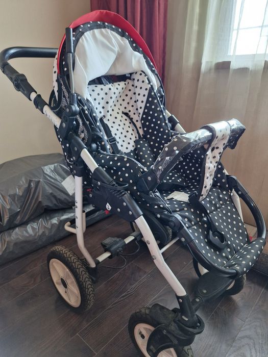 Бебешка количка 3 в 1 с нов зимен кош