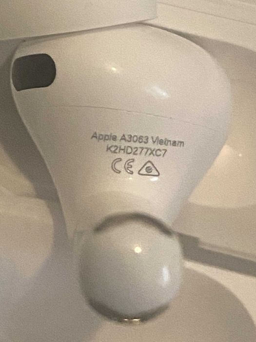 AirPods Pro (Gen 3) NOI, sigilate – desfăcute doar pentru poze