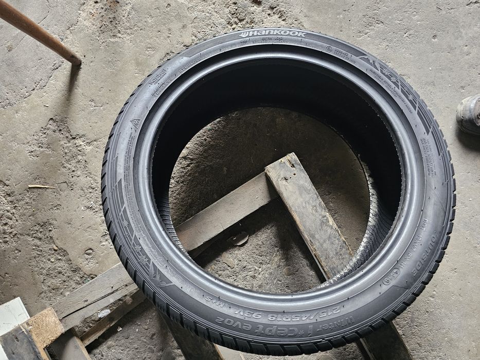 2 anvelope iarna 215 45 18 Hankook 6.2mm