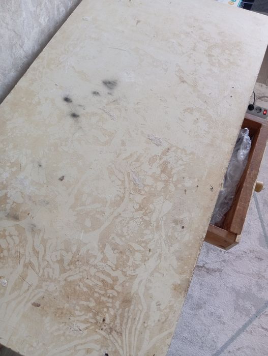 Продам стол кухонный