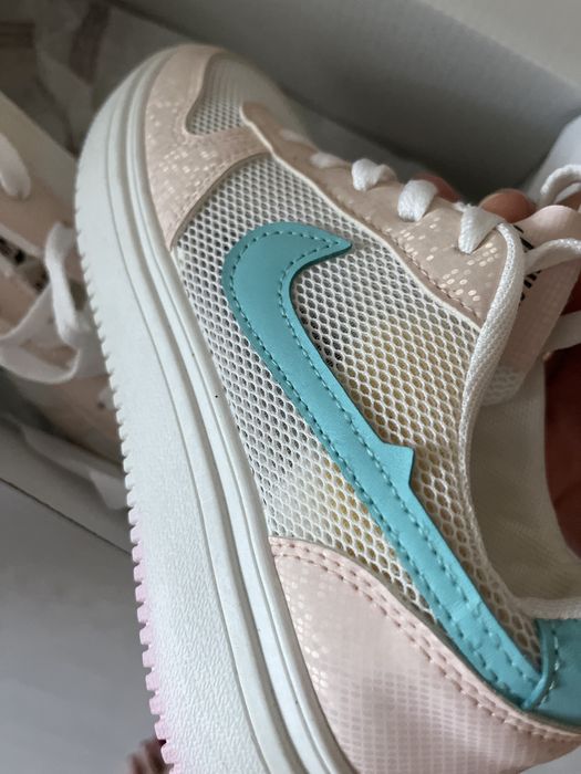 Продам кроссовки