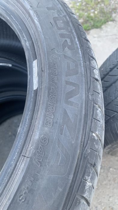 Шины летние 235/45/18