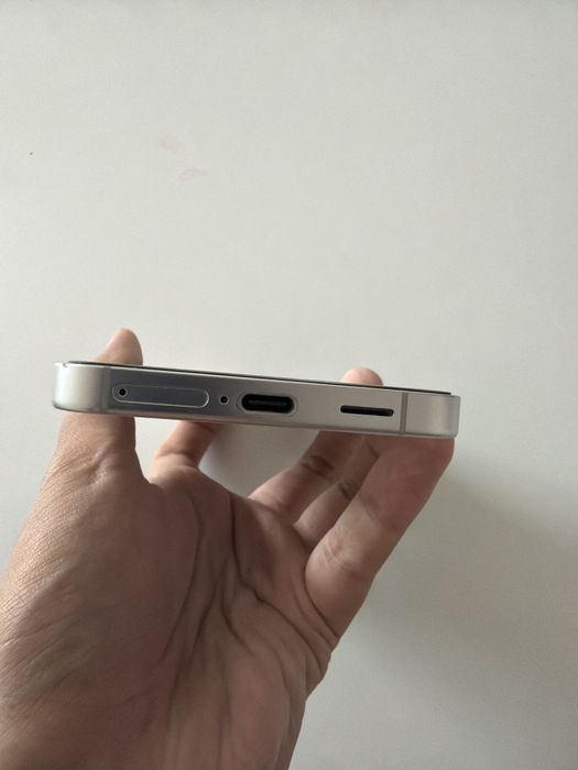 Samsung S24 / 256GB / Белый