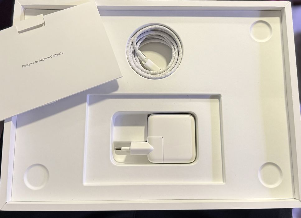 ГАРАНЦИОНЕН!!! Лаптоп Apple MacBook Air 13”, M3, 8GB RAM / 256GB SSD