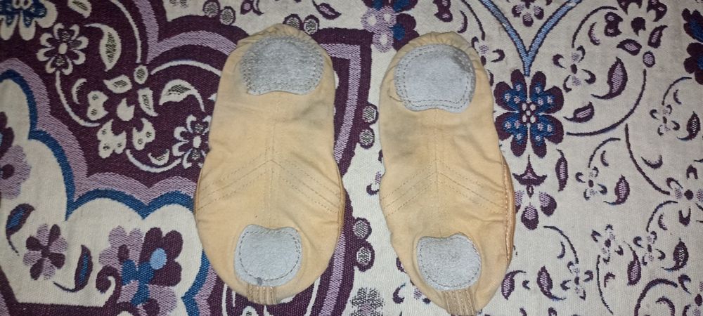 Чешки для гимнастики