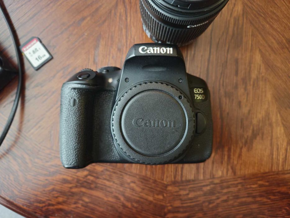 Canon EOS 750D фотоаппарат