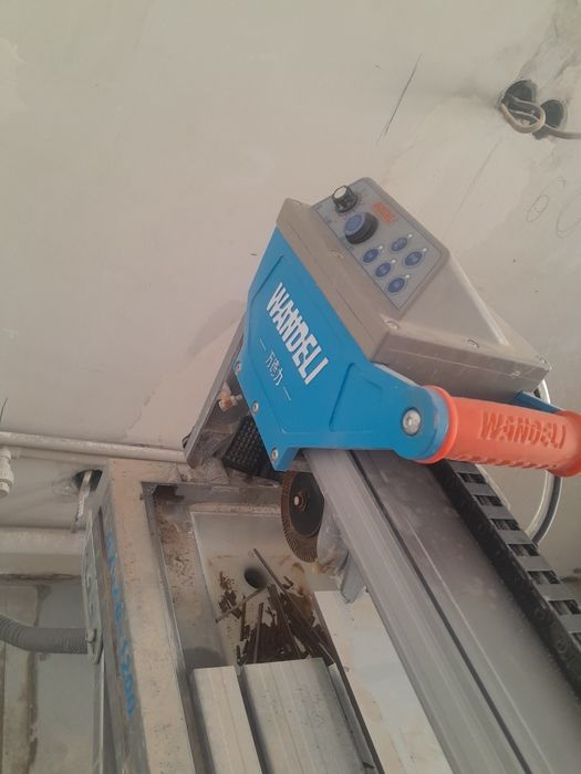 Плиткарез электрический